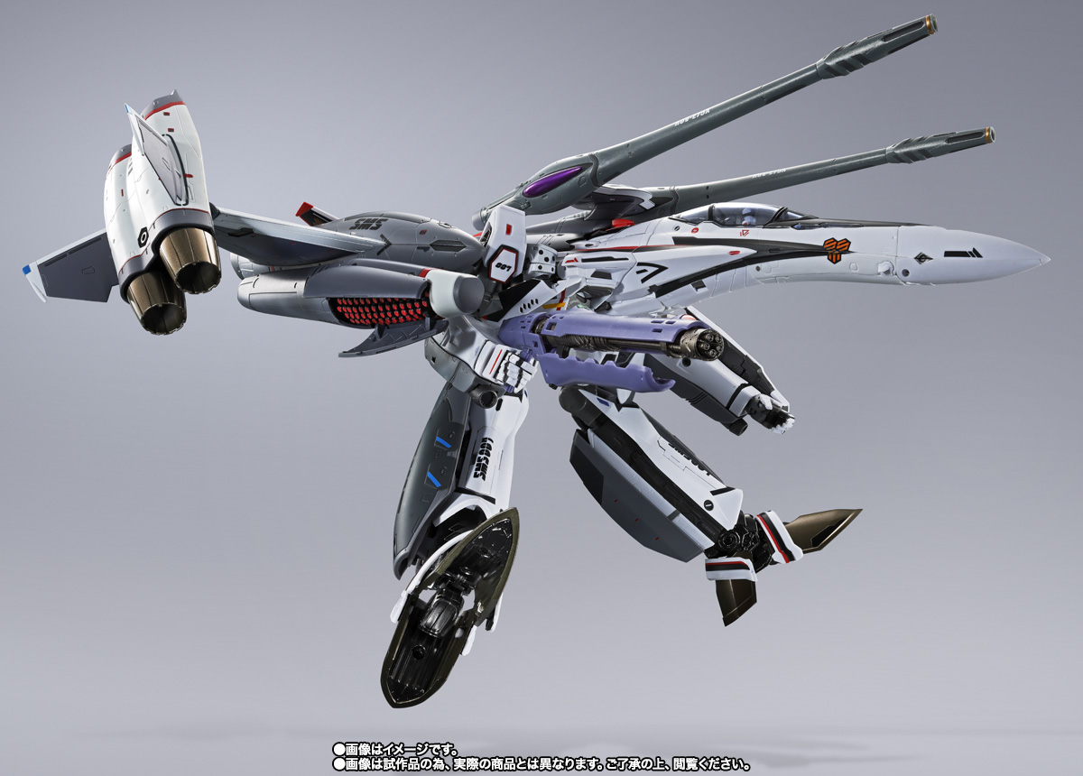 DX CHOGOKIN VF-25F Tornado Messiah Valkyrie (Saotome Alto's