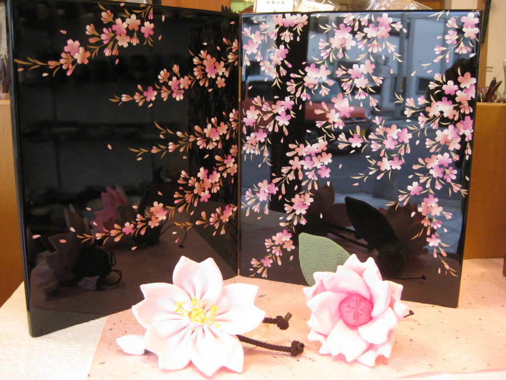 会津塗りの桜絵の屏風 | 竹田屋漆器店 ― 愛知県岡崎市連尺通