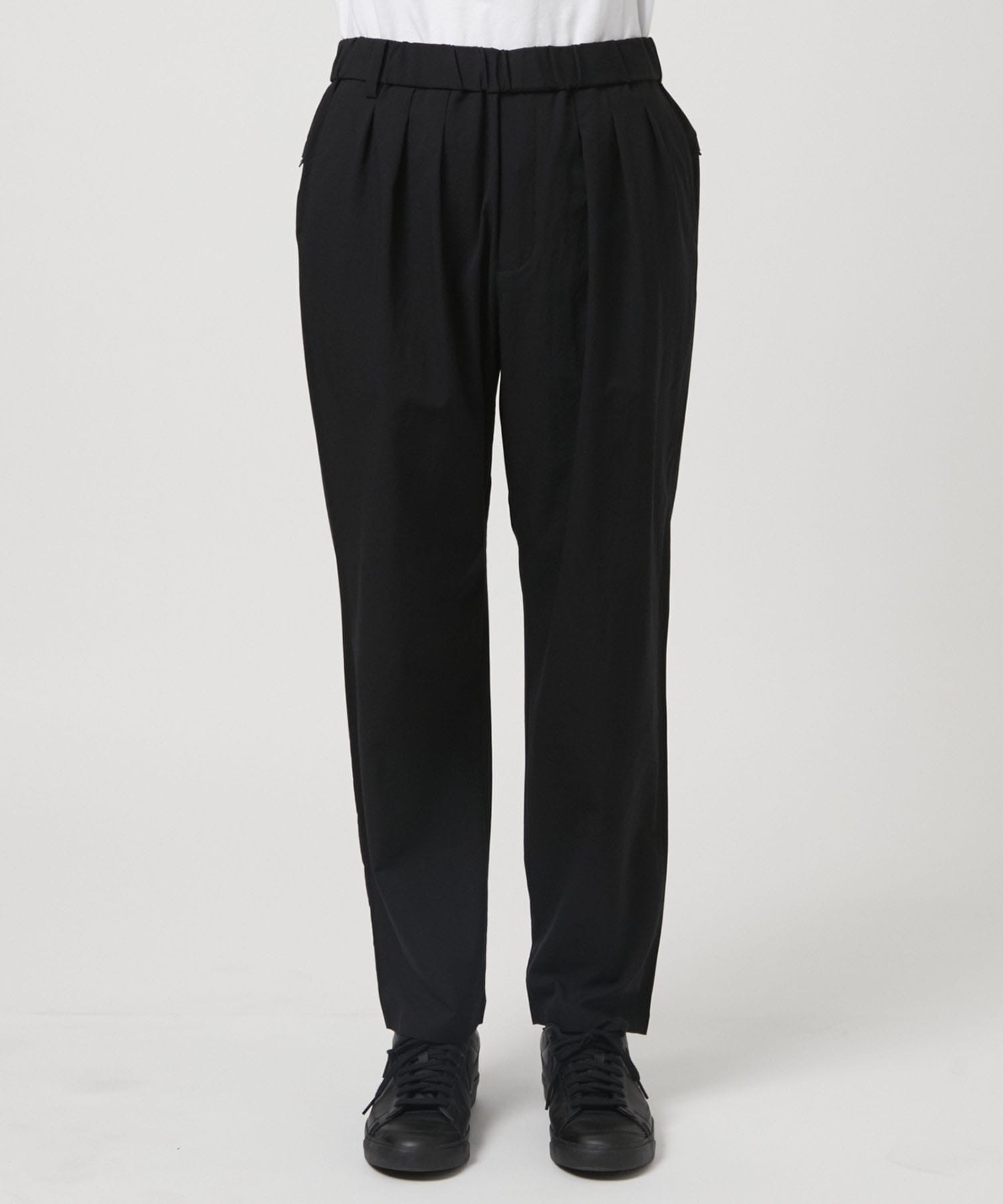 3 TUCK EASY TAPERED PANTS(0 BLACK): White Mountaineering: MENS