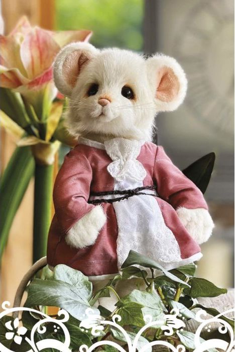 Charlie Bears Dormouse - Mouse Wearing A Dress that Can Stand