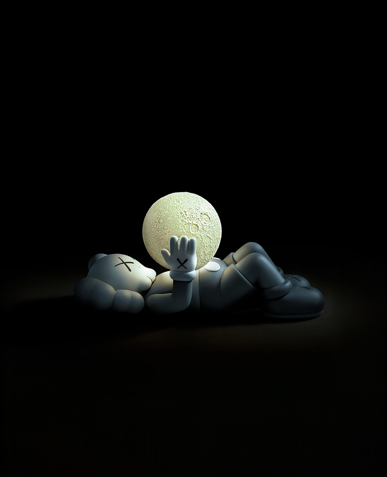 カウズ:ホリデー上海ドール グレー - KAWS |
