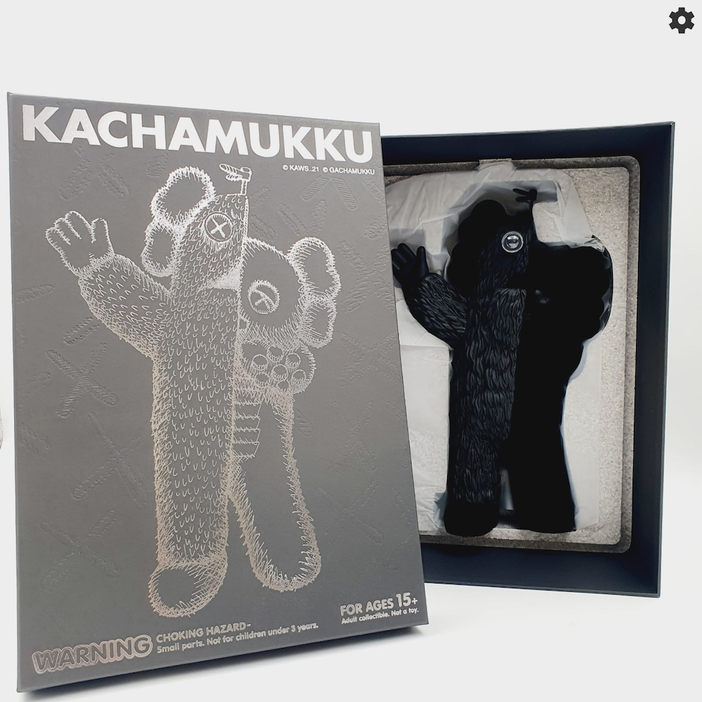 KAWS KACHAMUKKU BLACK SET 2022 - The Factory Concept Store
