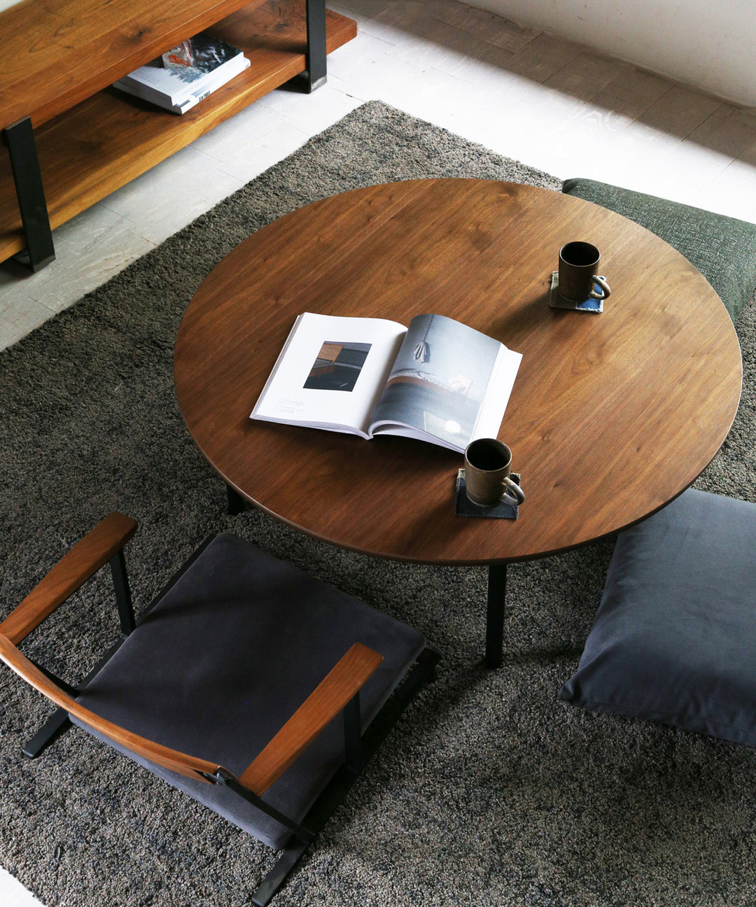Nichibi Woodworks Wells コタツテーブル - モダンで機能的な円形