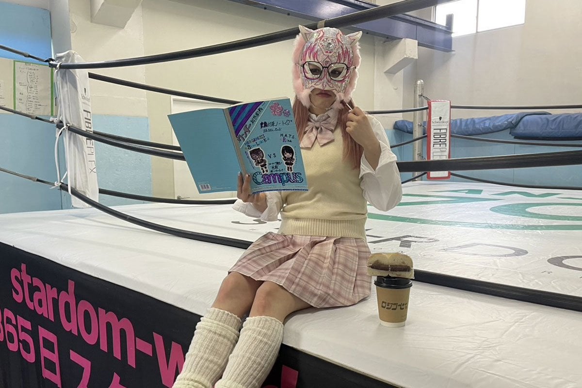 スターダム】スターライト・キッドが〝制服姿〟で吏南を挑発！「勢い