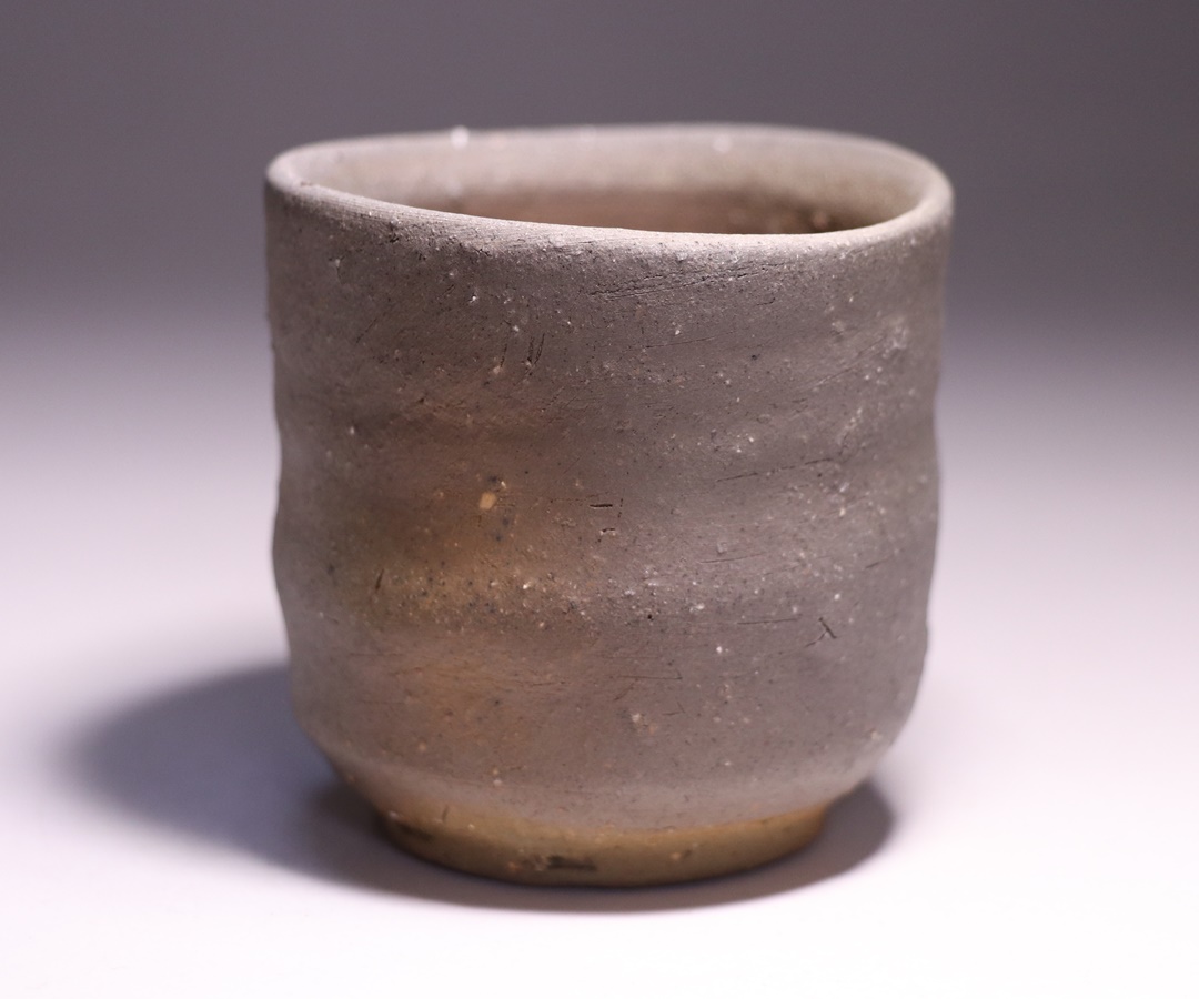 屋代剛右 作 「伊部酒呑」 ～備前焼専門卸小売店 川口陶楽苑～