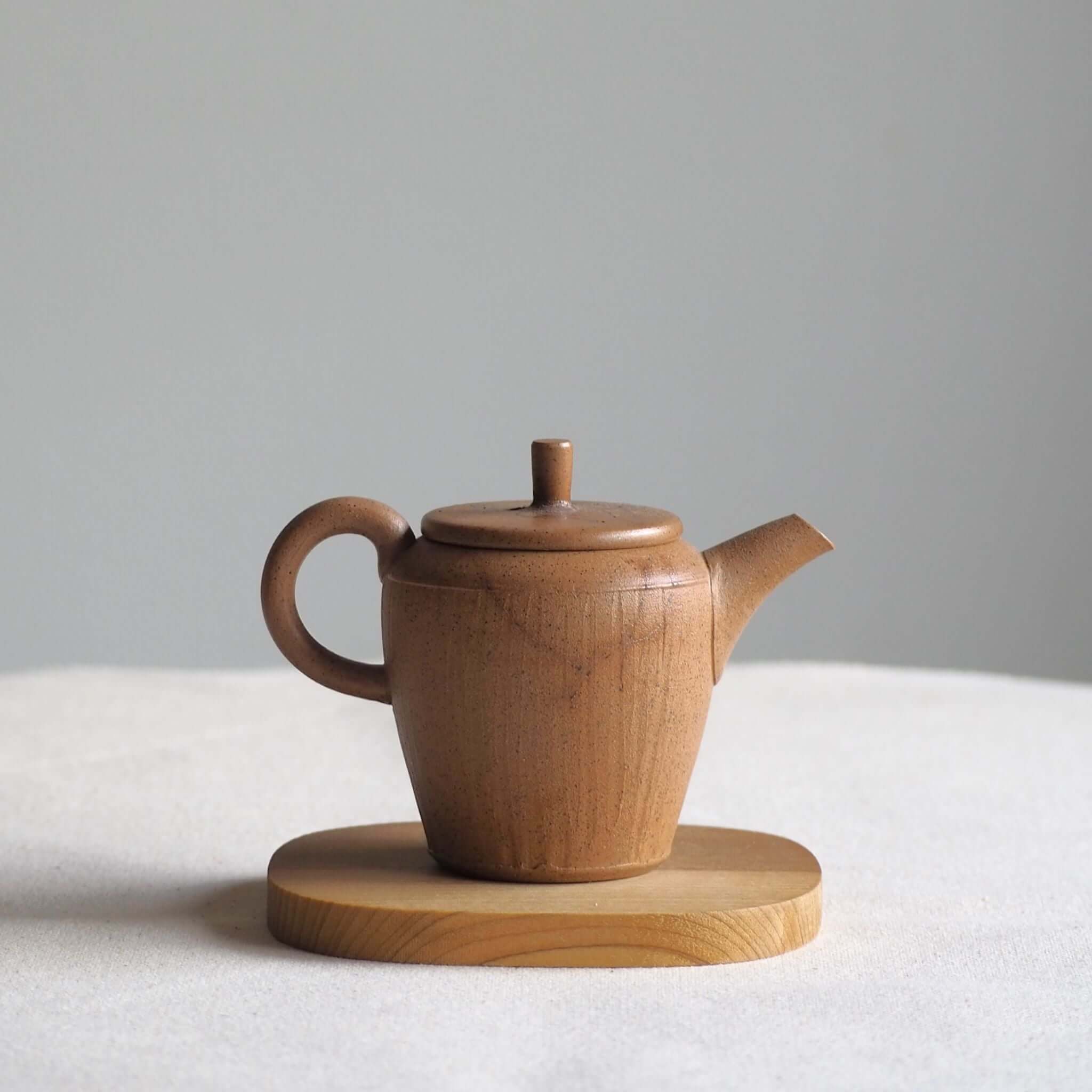 常滑焼 甚秋陶苑(伊藤成二)作 茶藻掛け茶壺 [東山堂煎茶器店