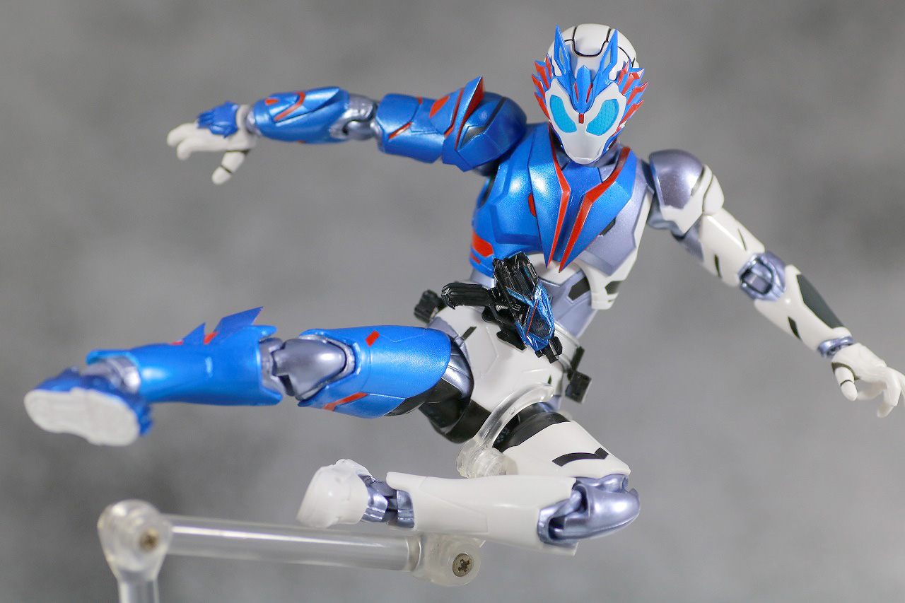 S.H.フィギュアーツ 仮面ライダーゼロワン メタルクラスタホッパー