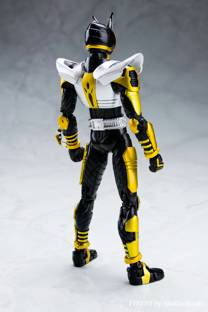レビュー】S.H.Figuarts 仮面ライダー ザビー