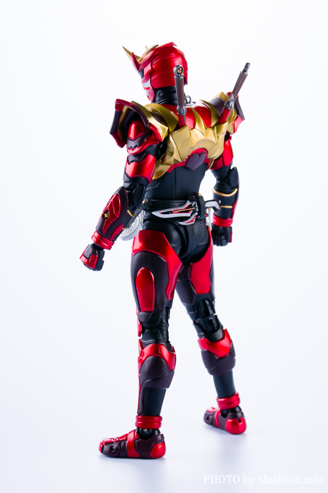 レビュー】S.H.Figuarts（真骨彫製法） 仮面ライダー装甲響鬼