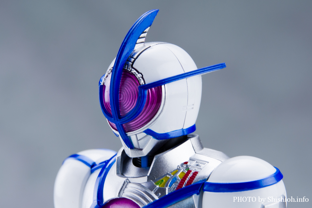 レビュー】S.H.Figuarts（真骨彫製法） 仮面ライダーサイガ