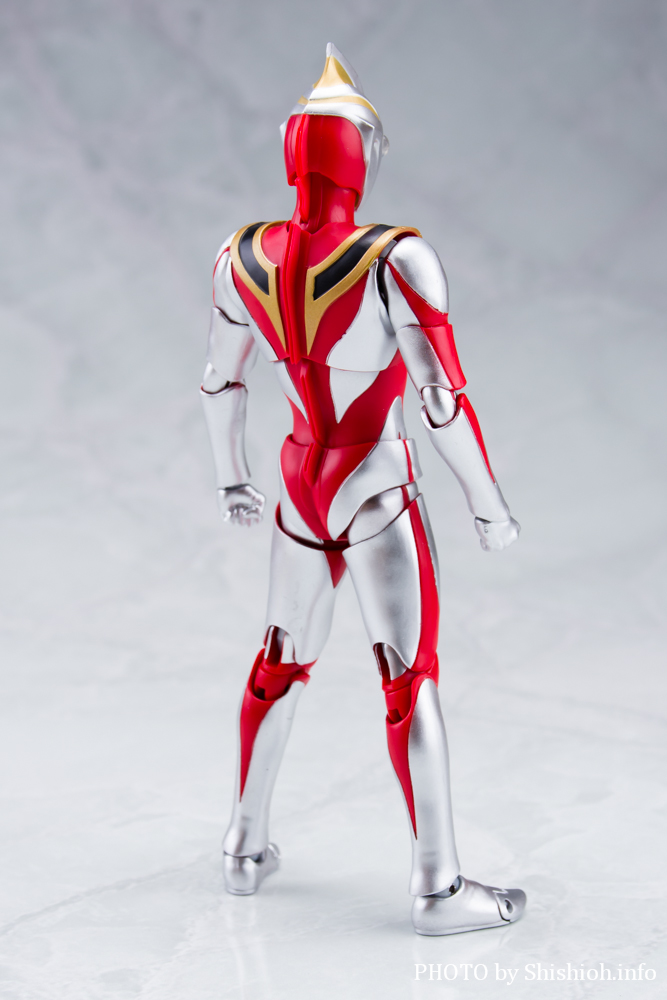 徹底レビュー】S.H.Figuarts（真骨彫製法） ウルトラマンガイア（V2）