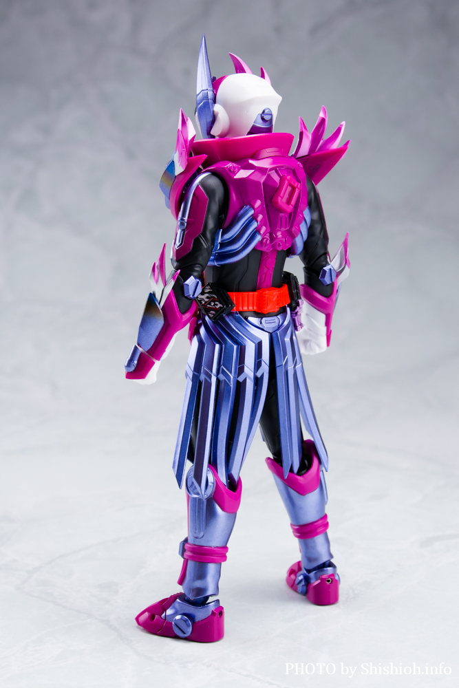 徹底レビュー】S.H.Figuarts 仮面ライダーヴァルバラド