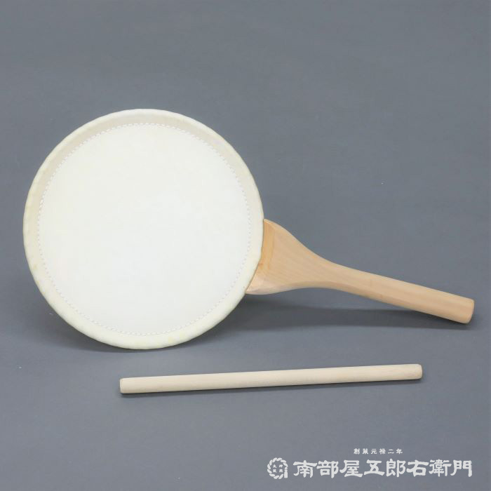 楽天市場】【当店の太鼓職人が製作】団扇太鼓8寸 革面直径24cm ばち付