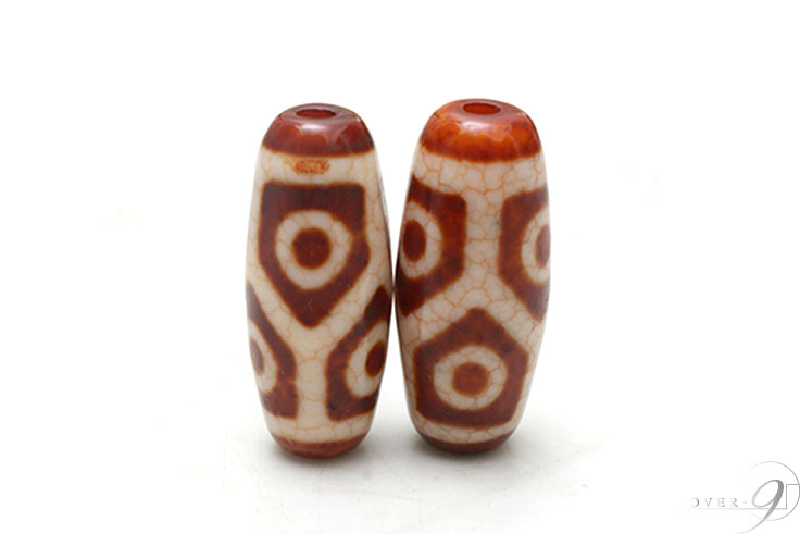 dZi beads ジービーズ 上肯 玉髄 龍紋 山水天珠（二眼山水天珠） カルセドニー（玉髄）から作られた上肯龍紋天珠とは