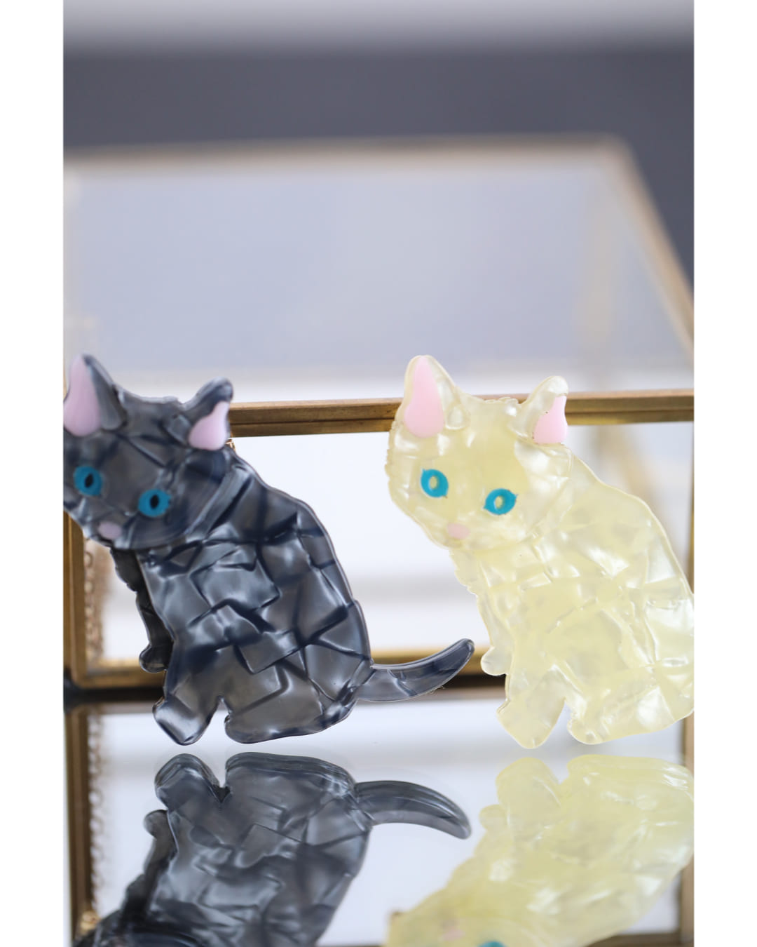 楽天市場】「ランキング受賞」 青い目のミルキーな猫ちゃんブローチ
