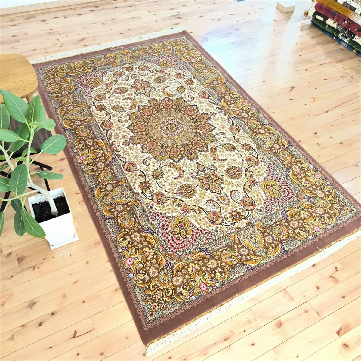 楽天市場】ペルシャ絨毯 【本物イラン産】 クム産 シャーイエステ工房