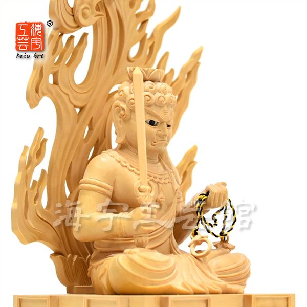 柘植彩色切金不動明王 炎の背景付き 約23.5cm 柘植彩色切金不動明王 炎