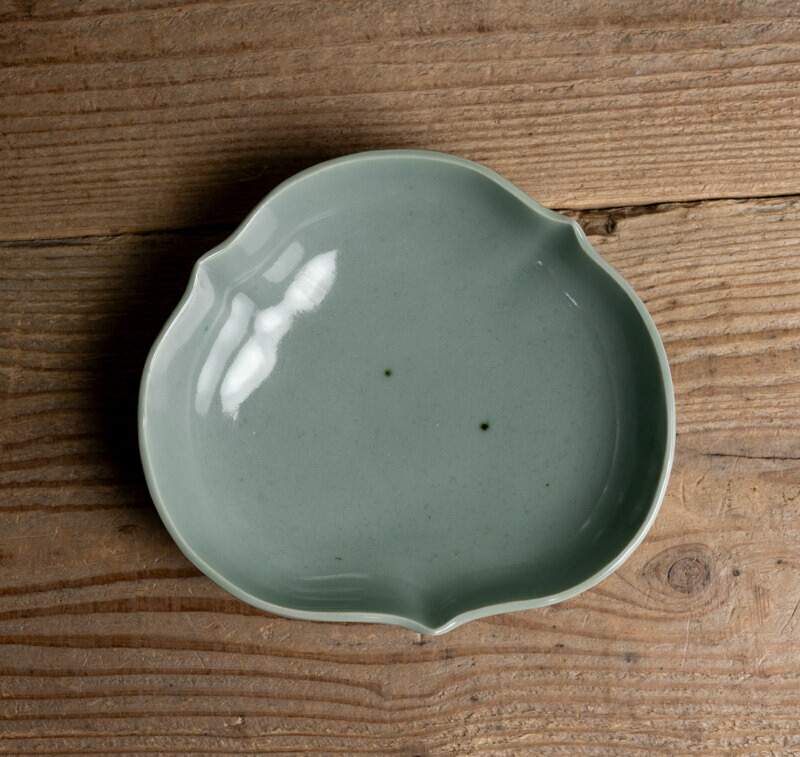 楽天市場】骨董○鍋島青磁変形深皿○後期鍋島 / W16cm / 稜花型 | 江戸