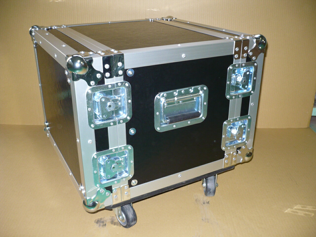 楽天市場】ARMOR アルモア 8U RACKCASE D360mm キャスター付 黒 01