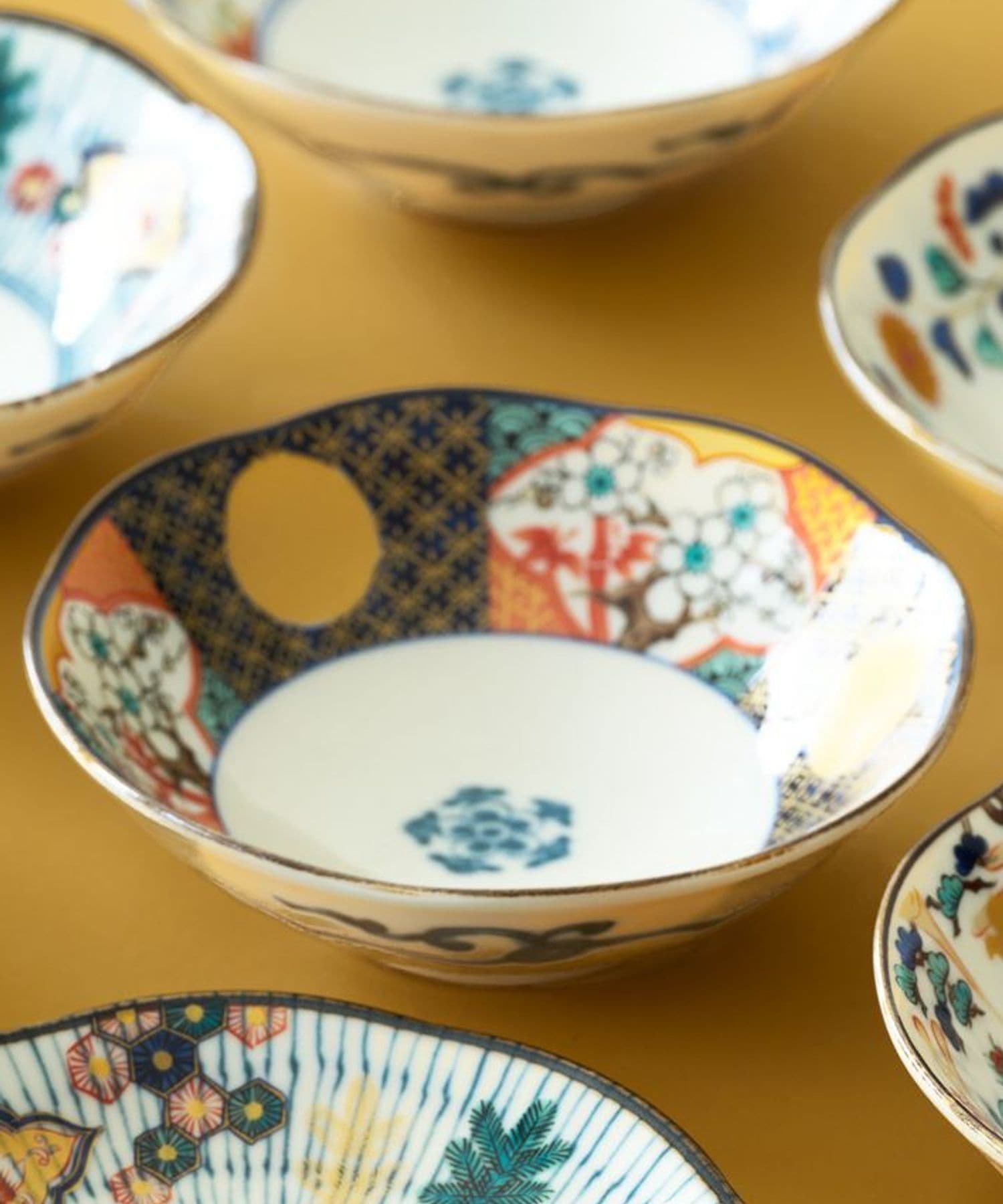 古伊万里 小振 色絵 網目紋 三つ鉢・深皿（大）径24.5×高7cm