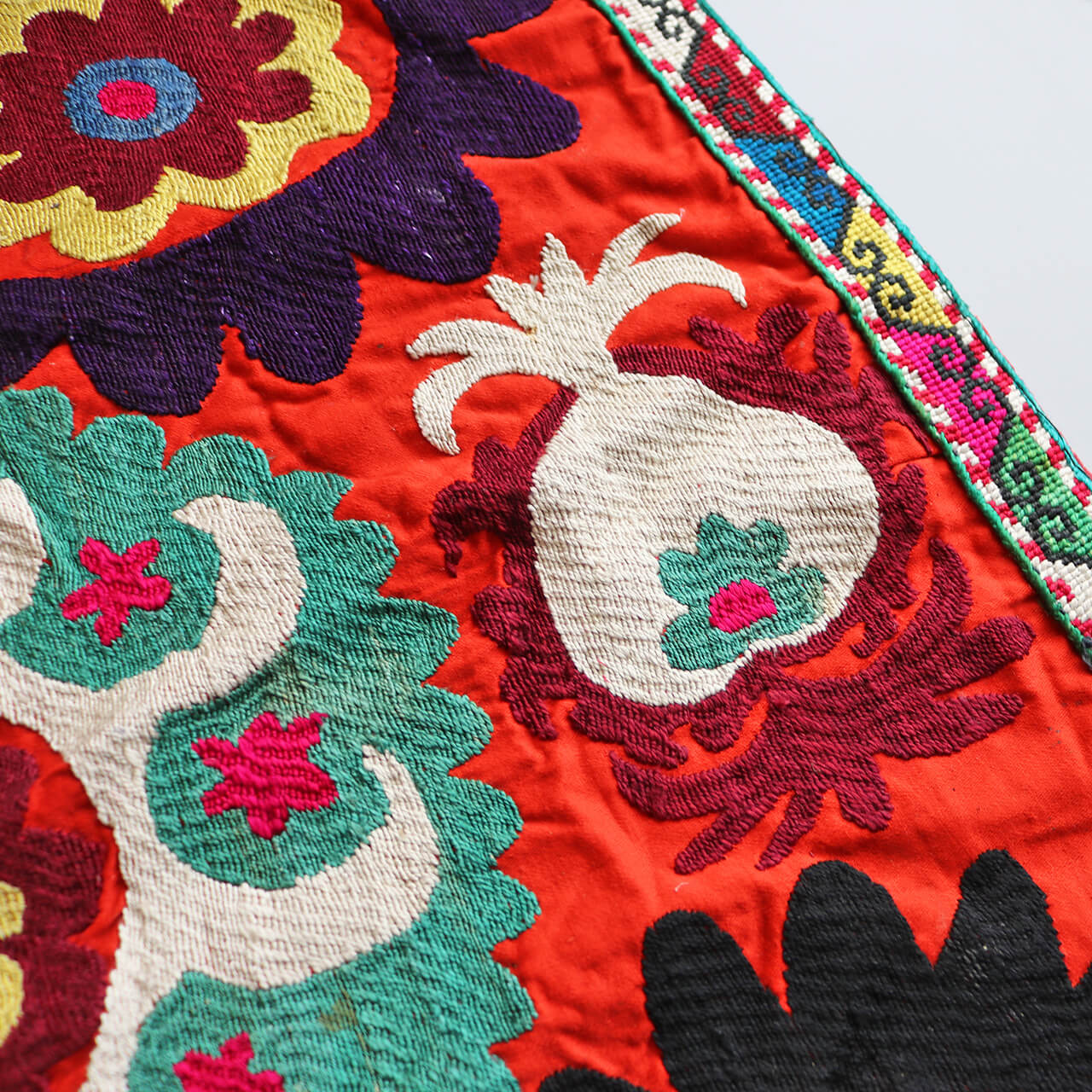 楽天市場】【1点もの】スザニ刺繍 手刺繍 クロス ザクロ 花 太陽