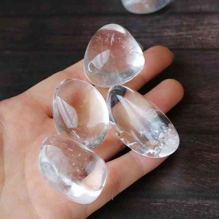楽天市場】天然石 水晶 タンブル 1個 高透明 クリア クォーツ 原石