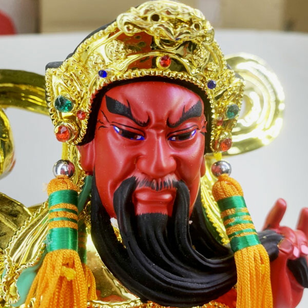 楽天市場】黄金 関羽立像22cm 【送料無料】（沖縄別途1000円） | 関羽