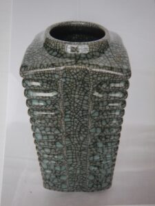 官窯七官青磁琮式瓶［款銘］明前期 – 津木美術コレクション