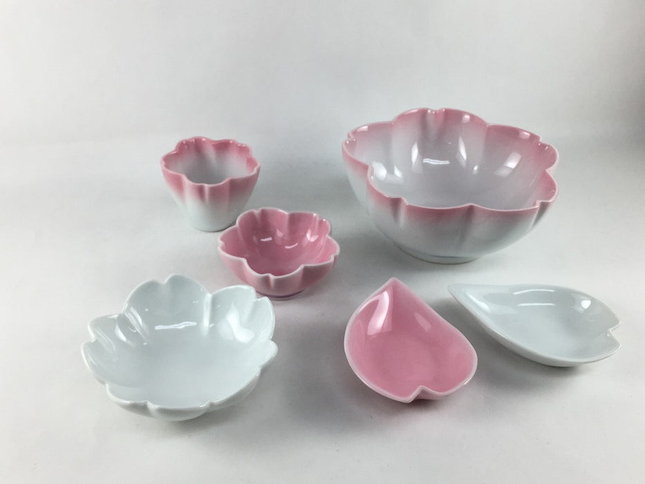 小皿/豆皿】桜花びら(白/ピンク釉) 9cm 有田焼(j.R) — 佐賀有田