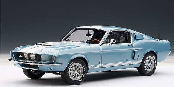 Shelby Mustang GT500 1967 - döküm modeli - AutoArt 72907