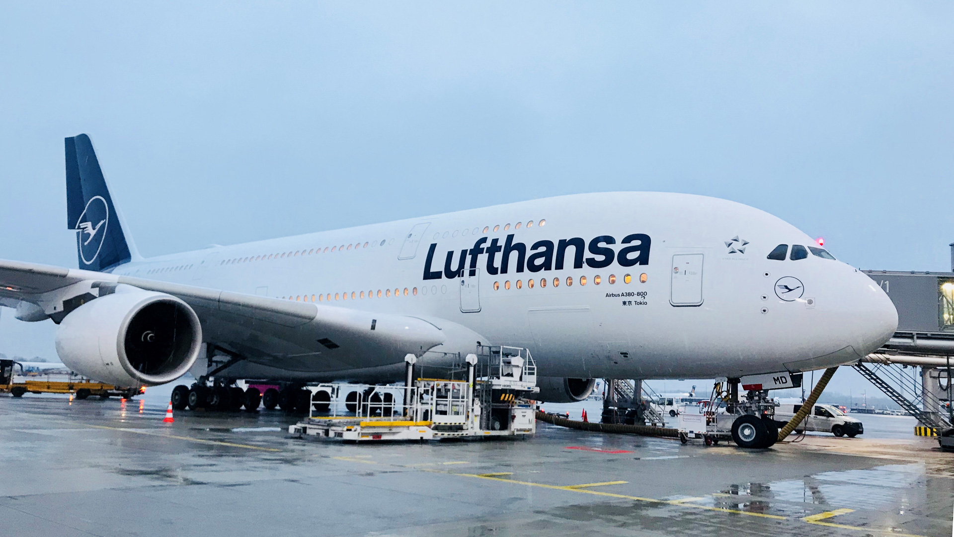 ルフトハンザ、エアバス A380の新塗装1号機「東京」号就航。鶴のロゴ