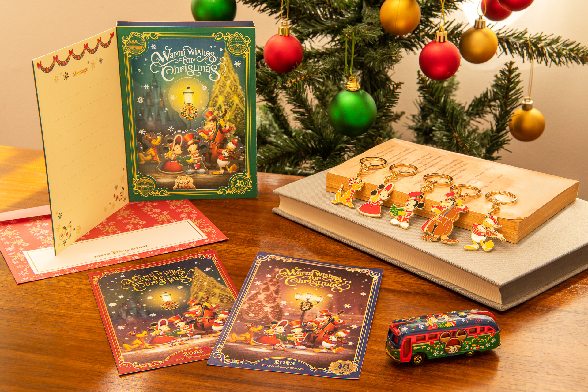ディズニー・クリスマスのグッズラインアップ発表！ ホリデー感満載で