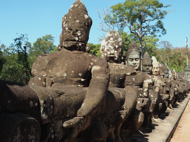 遺跡のカンボジア。ジャヤヴァルマン七世の世界観をみるアンコールトム