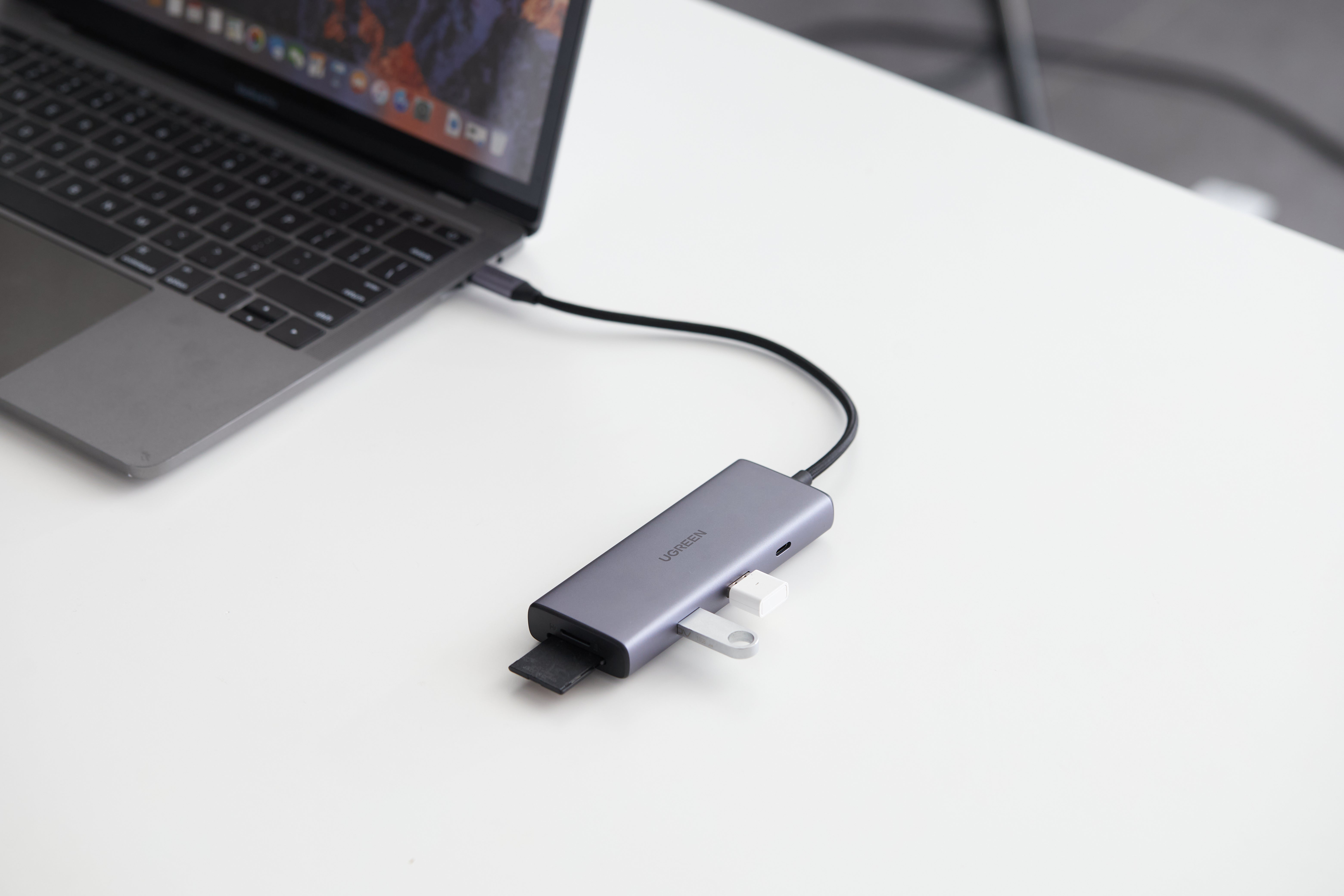 UGREEN Revodok Pro 7-in-1 USB-Cハブ