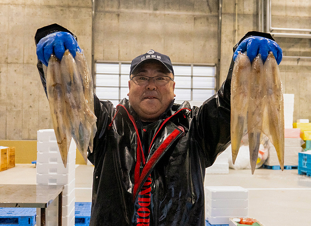 通販】津軽海峡 金亀丸のヤリイカ（オスと子持ちのメス）｜うまいもん
