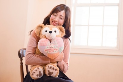 ダッフィー速報】抱きまくらにメロメロ♪可愛すぎる「ダッフィーの