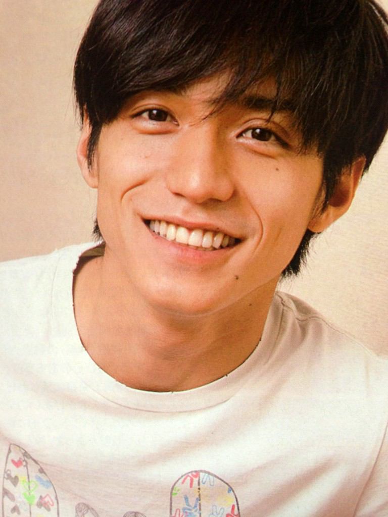 錦戸亮(関ジャニ∞)のアーティストページ｜歌詞検索サイト【UtaTen】