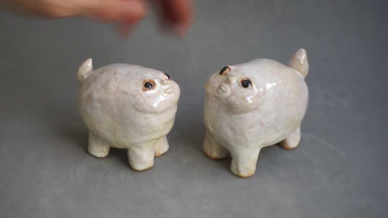 手作りの陶器製犬の置物：奇妙な彫刻アート - Etsy 日本
