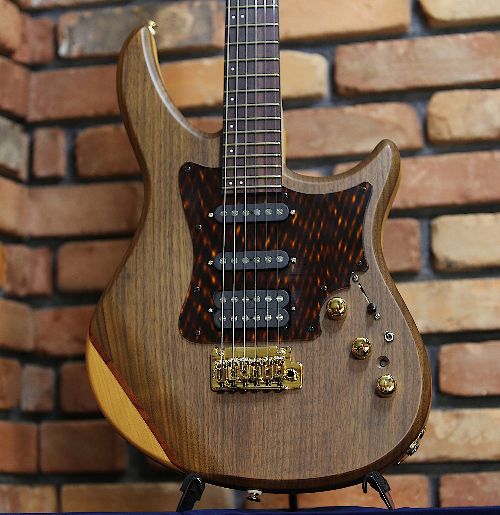 Varita Wedge 【 限定生産Model 】 | Varita Custom Guitar