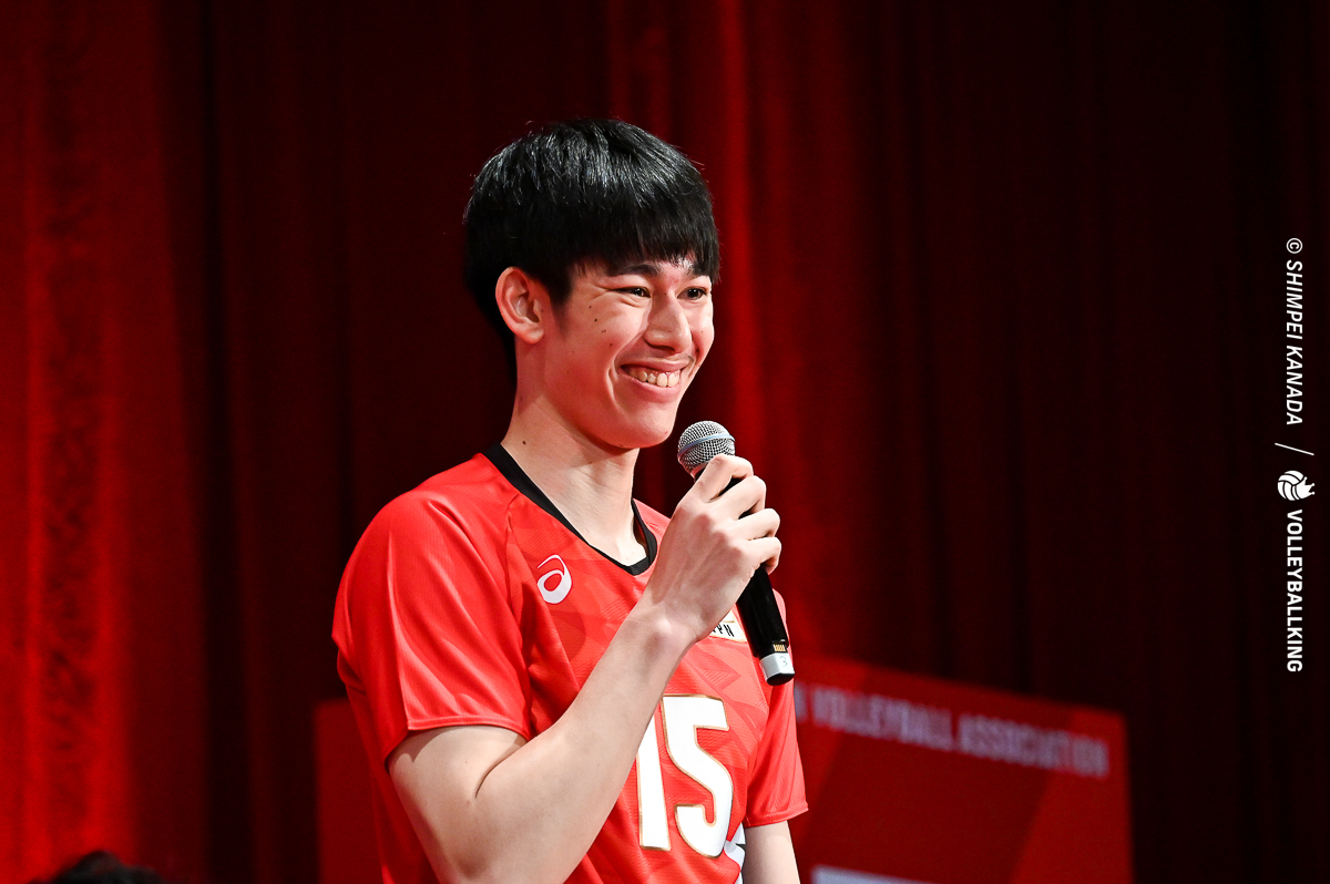 背番号15番の“甲斐くん”です」チーム最年少の20歳・甲斐優斗が自己紹介