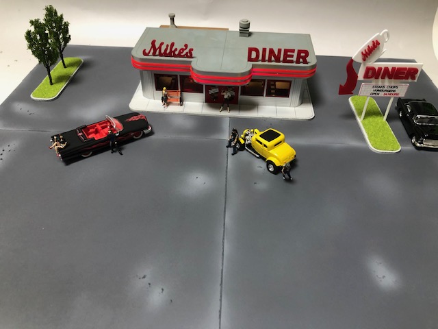 1/64ミニカーサイズで輝くアメリカンダイナー！魅力溢れる建物をご紹介