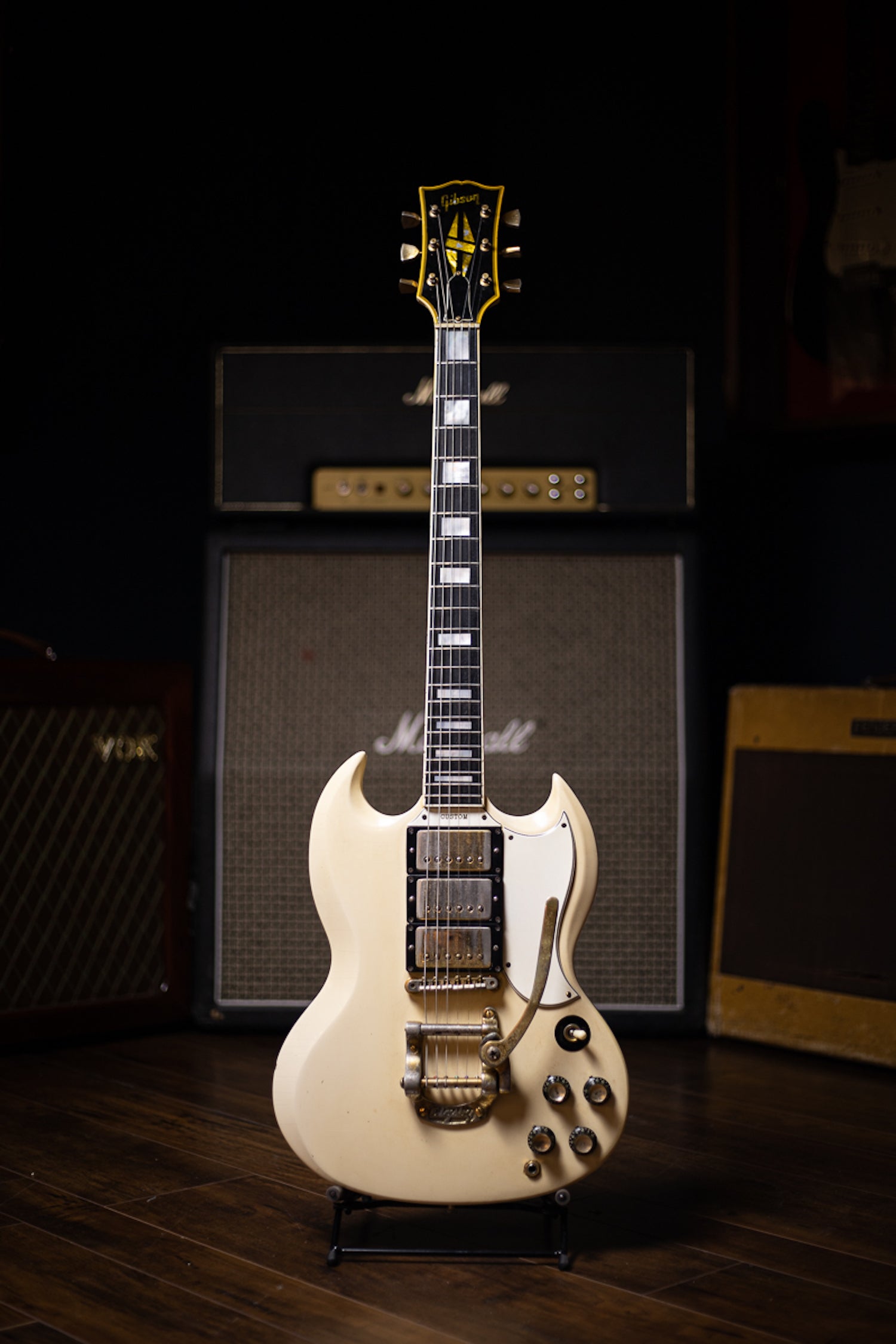 1965 Gibson SG Custom W/ Bigsby Electric Guitar - White – Walt