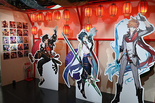 原神展〜たびごころの赴くままに〜」内覧会レポート。武器などの立体物