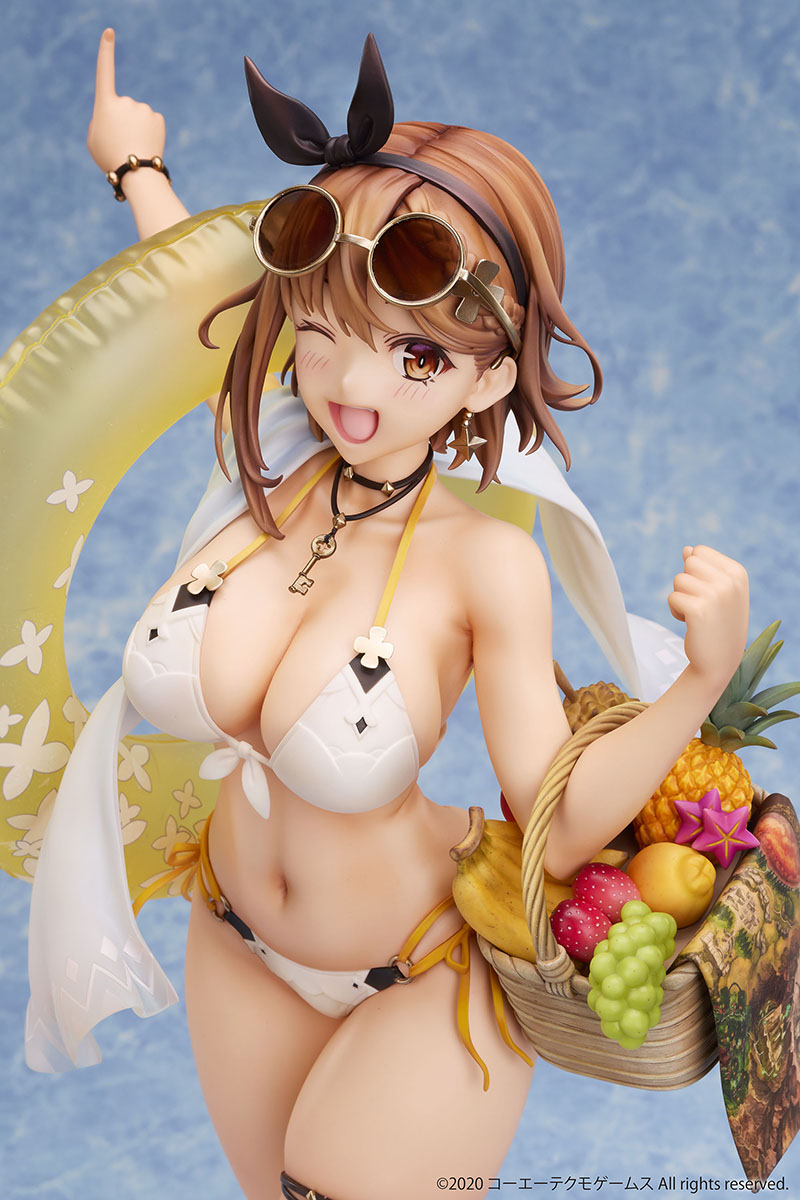 水着姿のライザが1/4スケールのフィギュアになって登場。高さ約44.9cm