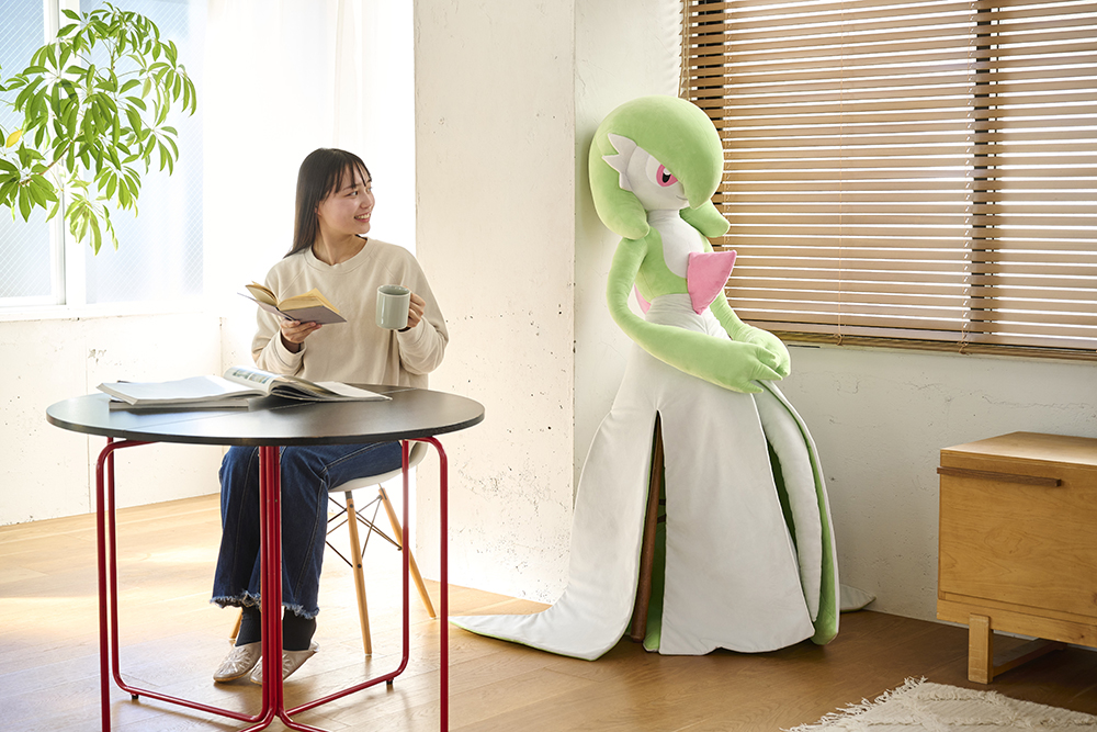 ぬいぐるみ 等身大サーナイト」が登場。高さ約160cmで存在感バッチリ