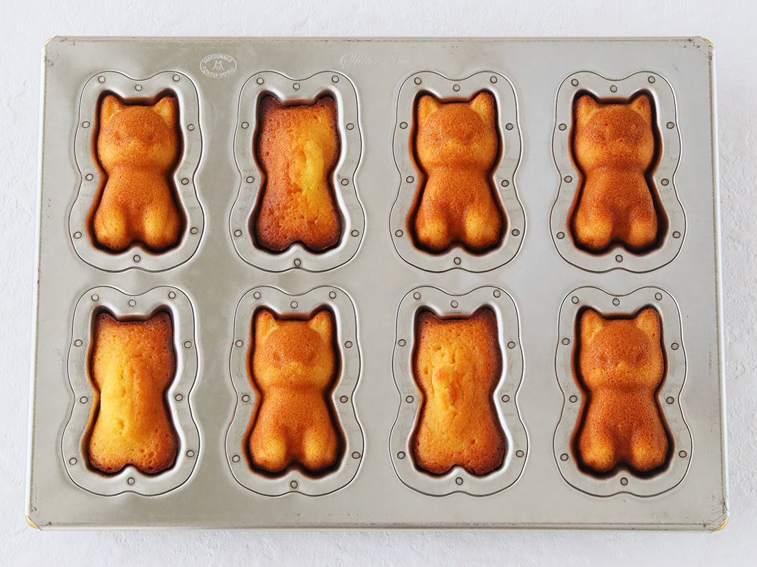 松永製作所 シルバー柴犬のわん吉天板 8P | 松永製作所の製菓・製パン