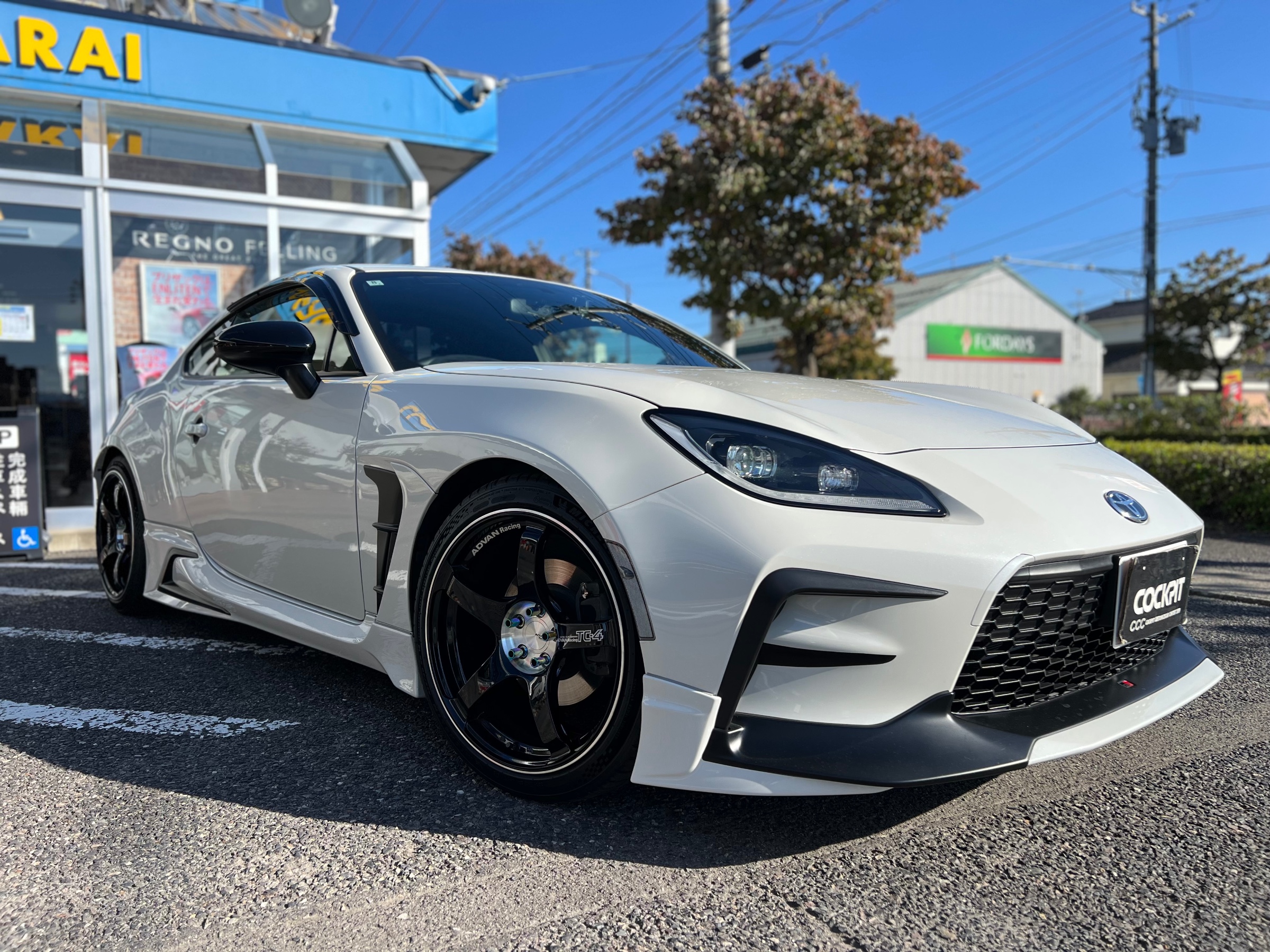トヨタ GR86 カスタマイズ事例 ： ZN8 × ADVAN Racing TC-4 SE & HKS