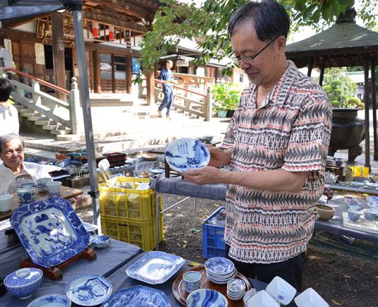 骨董市で思わぬ掘り出し物と出合う喜び | コモレバWEB コモレバWEB