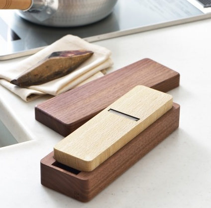 新入荷！カッコいい鰹節削り器 | COOK & DINE HAYAMA（クックアンド