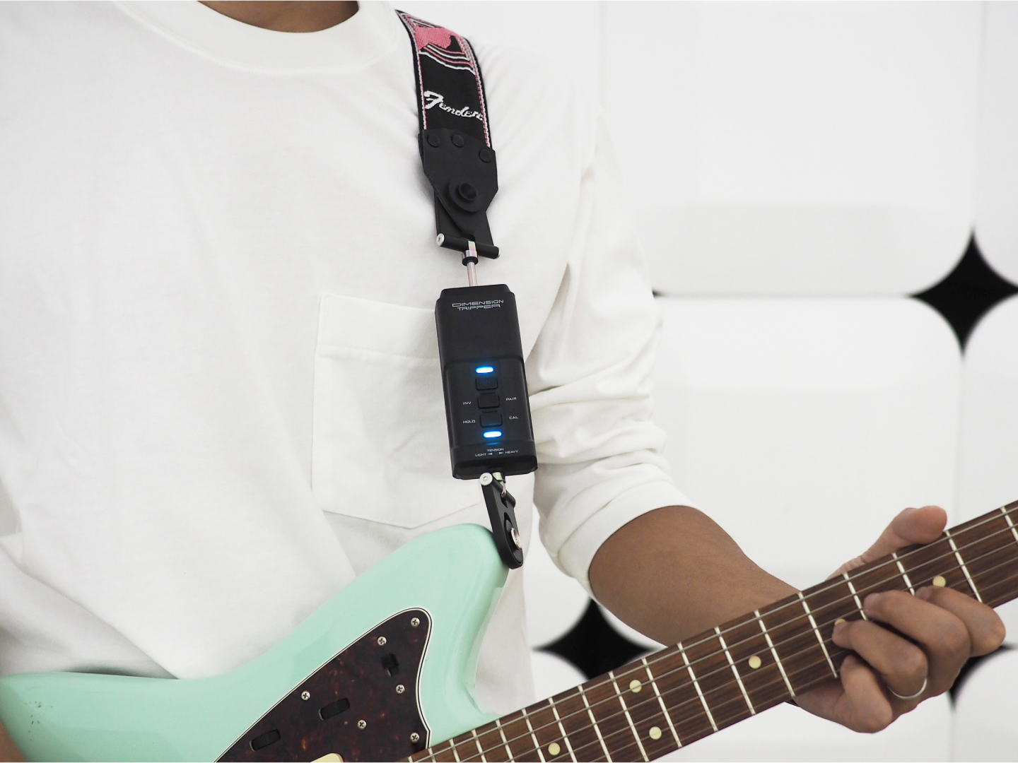 ギターの演奏表現を広げる新感覚のエフェクトコントローラー | CASIO